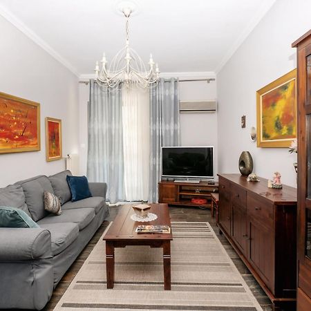Charming & Authentic Gem - Walk To Port & Shops! Apartment Patras Ngoại thất bức ảnh